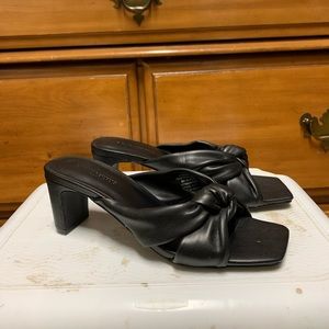 Banana Republic Twisted Knot Sandal